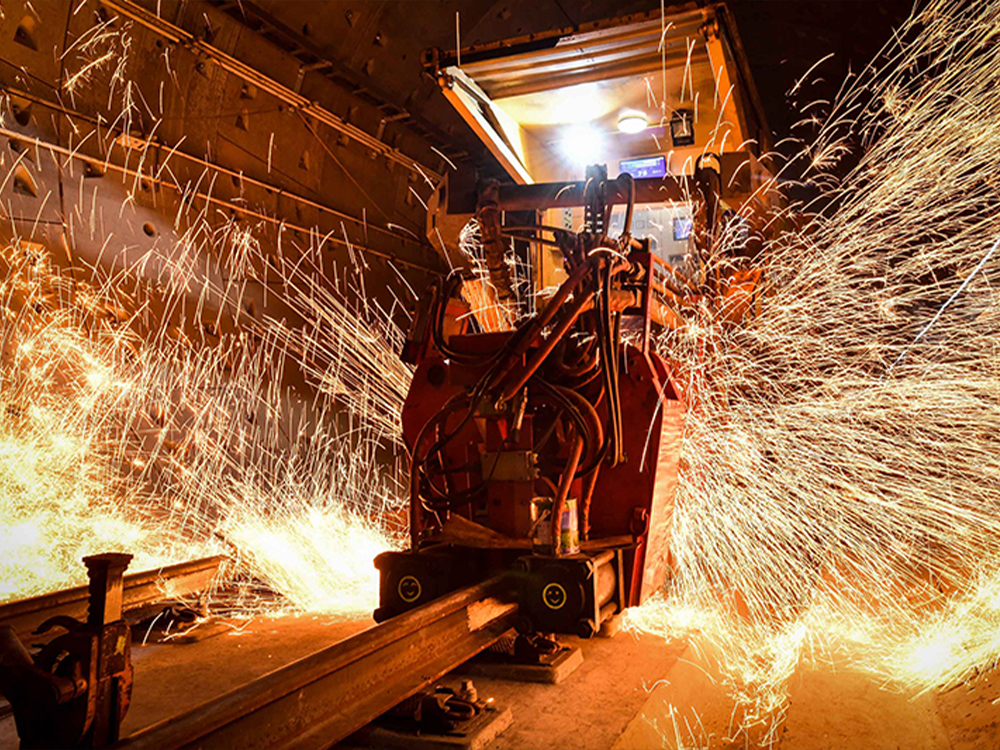 Track Welding (4).jpg